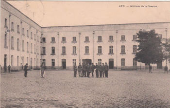 Cour intérieure de la caserne d'Ath